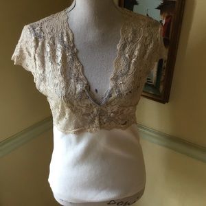 Moda lace detail sweater w bead and pearl size Med